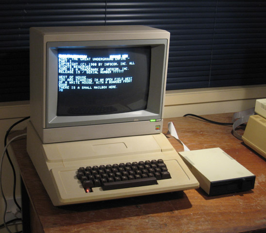 08-09-17-apple2-clone-showing-zork.jpg