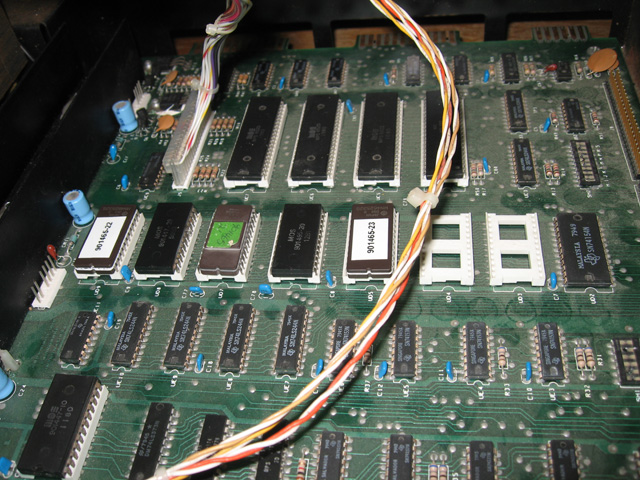 Pet 3032 mainboard with EPROMS