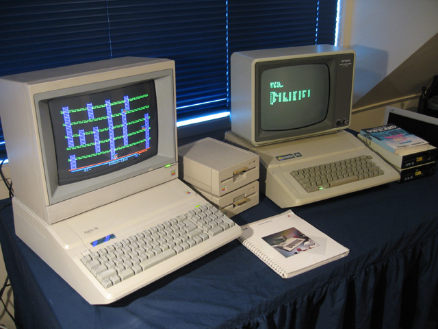 Apple iie and Apple iie platinum