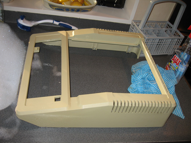 Clean Apple IIe case