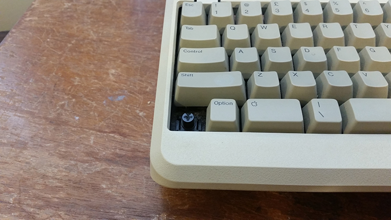 Apple IIe Platinum missing key