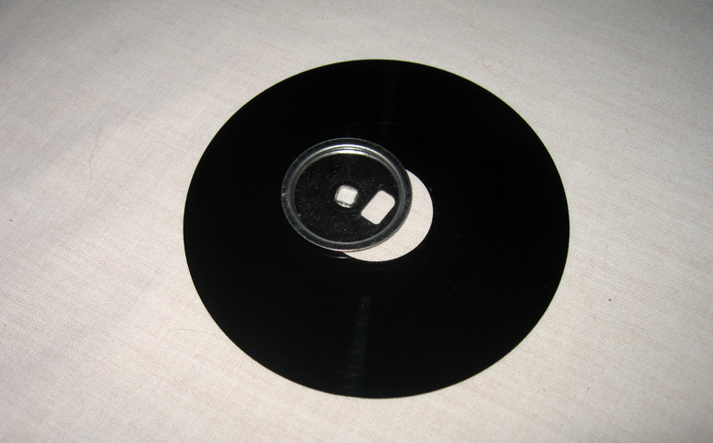 Detached hub on a 3.5 inch floppy disk